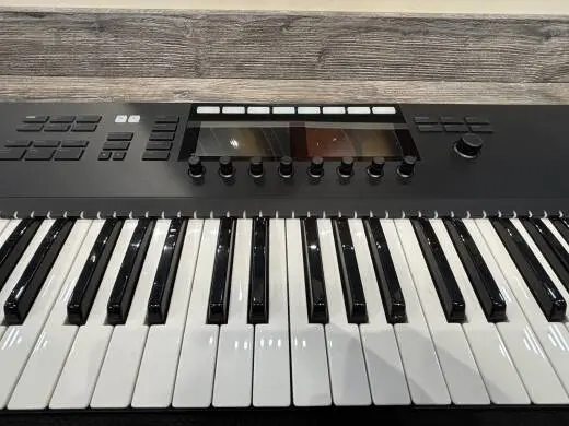 Native Instruments - KONTROL S61 MK2 2