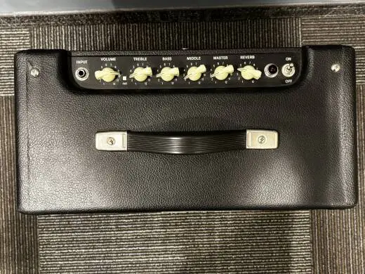 Fender - 223-1500-000 2