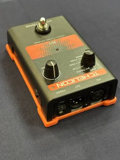 TC-Helicon - VOICETONE R1 2