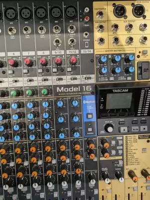 Tascam - MODEL 16 2