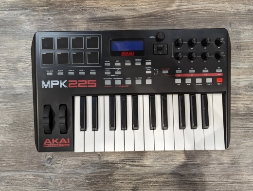 Akai - MPK225