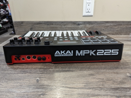 Akai - MPK225 3