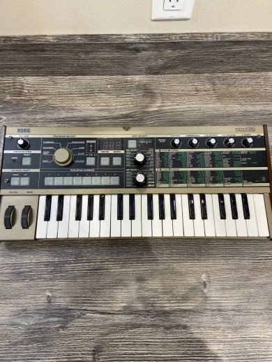 Korg - MICRO KORG