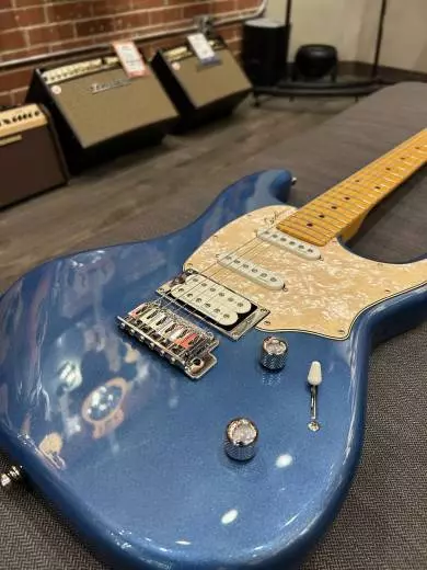 Godin Guitars - G41206 2