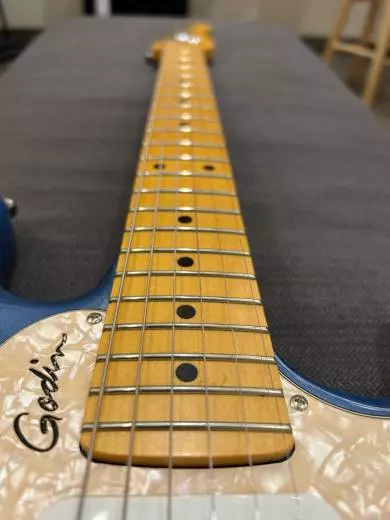 Godin Guitars - G41206 2
