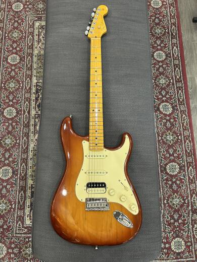 Fender Am Pro II Strat HSS MN - Sienna Sunburst