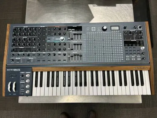 Arturia - MATRIXBRUTE