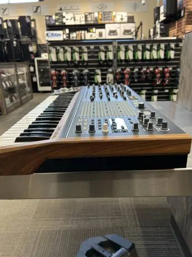 Arturia - MATRIXBRUTE 2