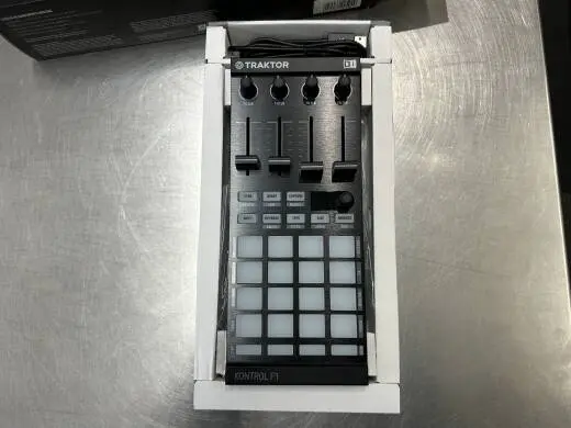 Native Instruments - TRAKTOR KONT F1 2
