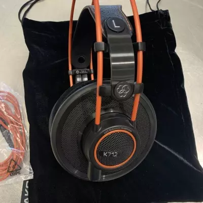 AKG - K712 PRO 3