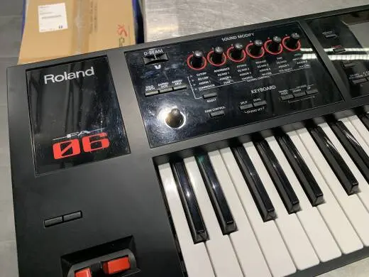 Roland - FA-06 2