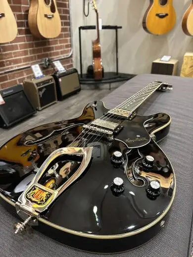 Hagstrom Viking Deluxe (Black Gloss) 2