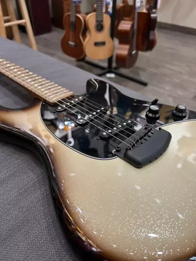 Ernie Ball Music Man - 405-BRU-R1-01 2