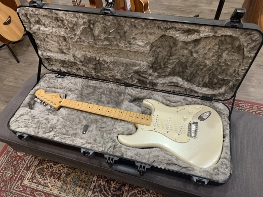 2011 FENDER MX STRAT PEARL SILVER MN