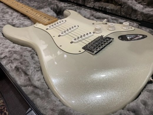 2011 FENDER MX STRAT PEARL SILVER MN 3