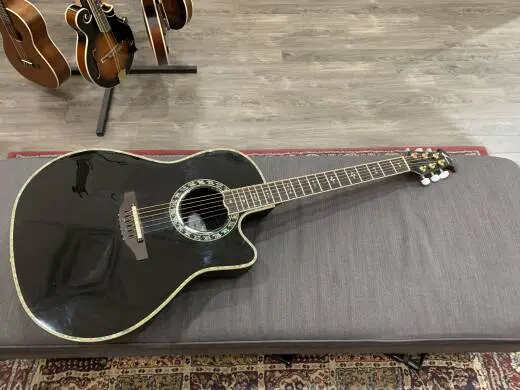 OVATION CUSTOM LEGEND DC CUT BLK W/ CASE