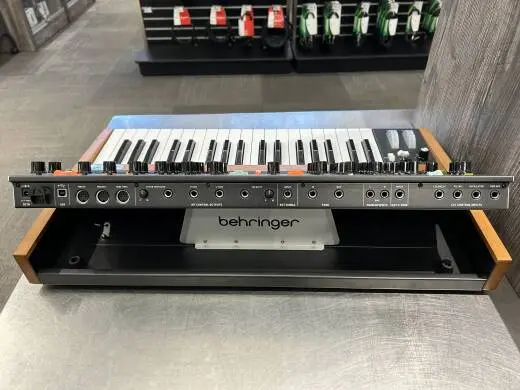 Behringer - POLY D 2