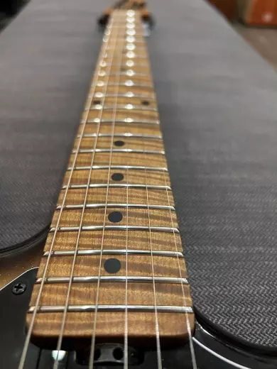 Ernie Ball Music Man - 405-BRU-R1-01 4
