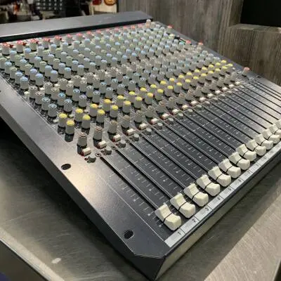 Allen & Heath - W4 1602 2