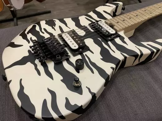 CHARVEL PM DK SATCHEL SIG SATIN WHT BENGAL 2