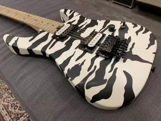 CHARVEL PM DK SATCHEL SIG SATIN WHT BENGAL 2