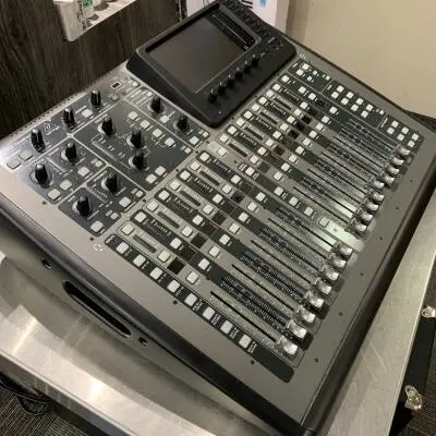 Behringer - X32 COMPACT 2