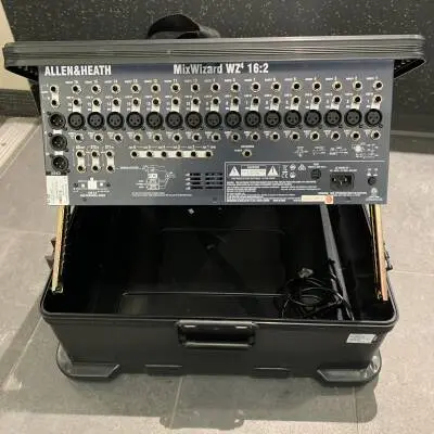Allen & Heath - W4 1602 2