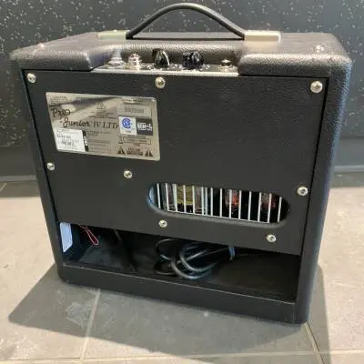 FENDER PRO JUNIOR SE BLACK 2