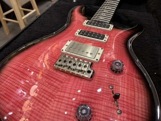 PRS STUDIO 10 TOP FLM PAT/THN TREM BONNIE PINK 4