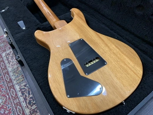 PRS STUDIO 10 TOP FLM PAT/THN TREM BONNIE PINK 6