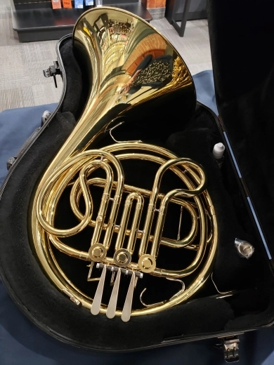 BACH B1101 SINGLE FRENCH HORN LACQUER W/CASE
