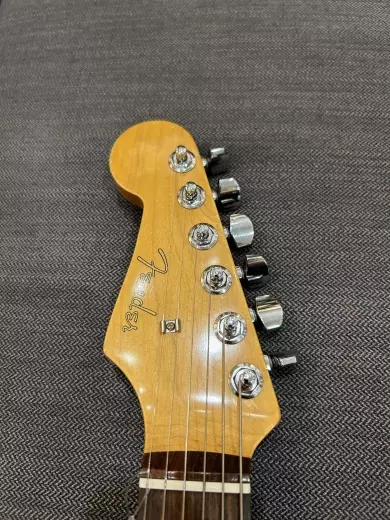 FENDER 60'S LH STRAT RW FB 3CLR SBRST NC 2