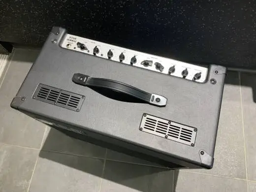 EVH 5150 ICONIC 15W 1X10 BLACK 2