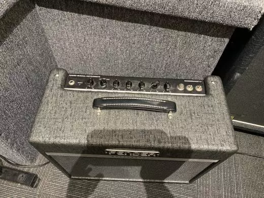 FENDER FSR BASSBREAKER 15 COMBO GUN METAL GREY 2