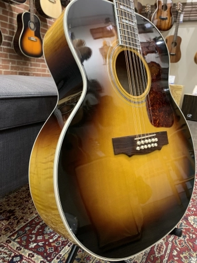 GUILD F-412 USA MADE NON ELECTRIC SB 2