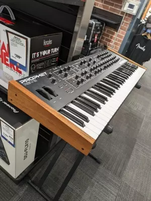 Store Special Product - Dave Smith Instruments - PROPHET REV2 8