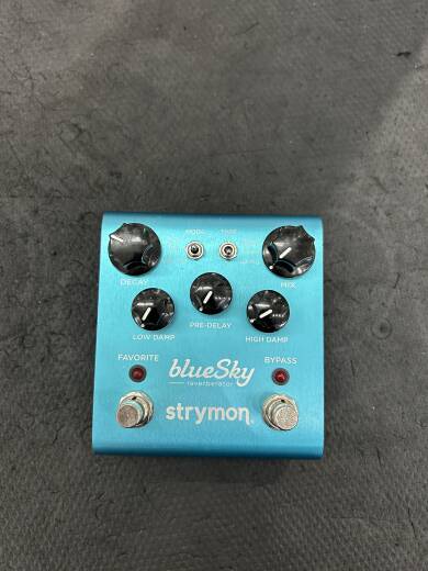 Strymon BlueSky Reverberator Pedal | Long & McQuade