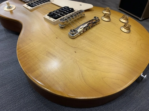 GIBSON LP TRIBUTE SATIN HONEYBURST 3