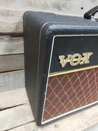 Store Special Product - Vox - AC10C1