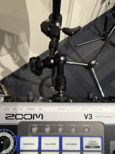 Zoom - V3 ZOOM 2