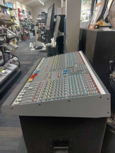 Allen & Heath GL2200-24 3