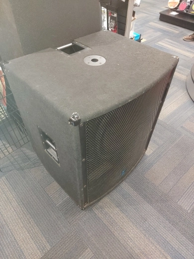 Yorkville Sound - LS801P 2