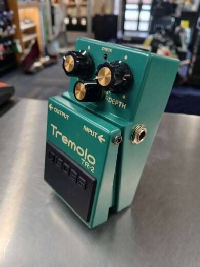 BOSS Tremolo | Long & McQuade