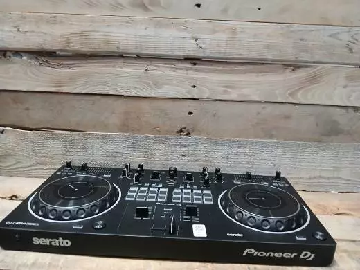 Pioneer DJ - DDJ-REV1 2