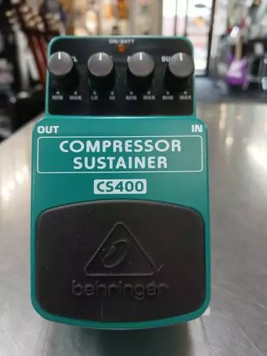 Behringer - CS400 2