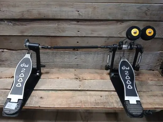 DW 2000 SERIES DOUBLE PEDAL