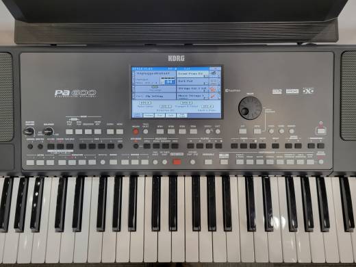 Korg Pa600 61 Key Professional Arranger W/ Touchscreen | Long
