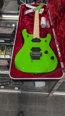 EVH 5150 STD MPL SLIME GREEN