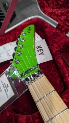 EVH 5150 STD MPL SLIME GREEN 3