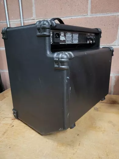 Ibanec SW35 Bass Amp 2